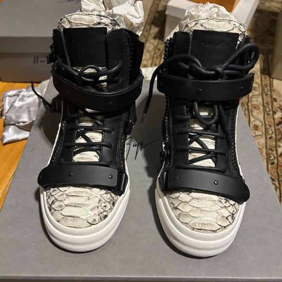 Giuseppe Zanotti (New) - Picture 2 of 10